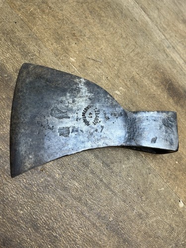 Hache outil ancien bucheron - outil,