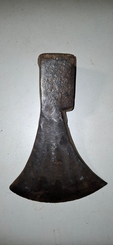 Robuste hache de - ,